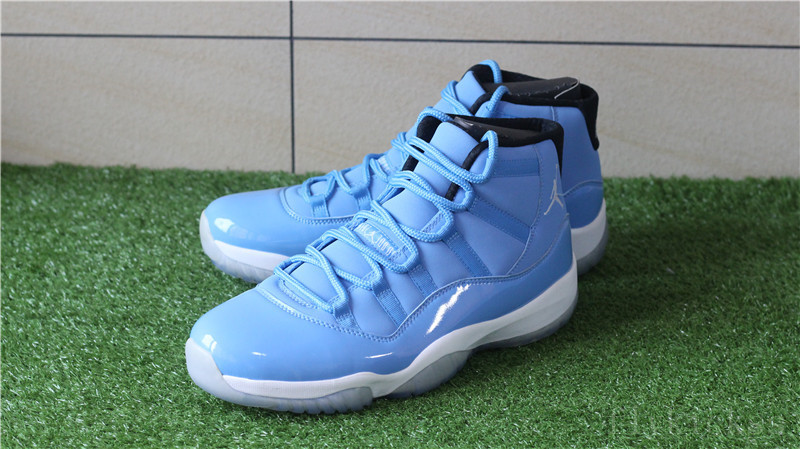 Air Jordan 11 Retro Pantone Blue